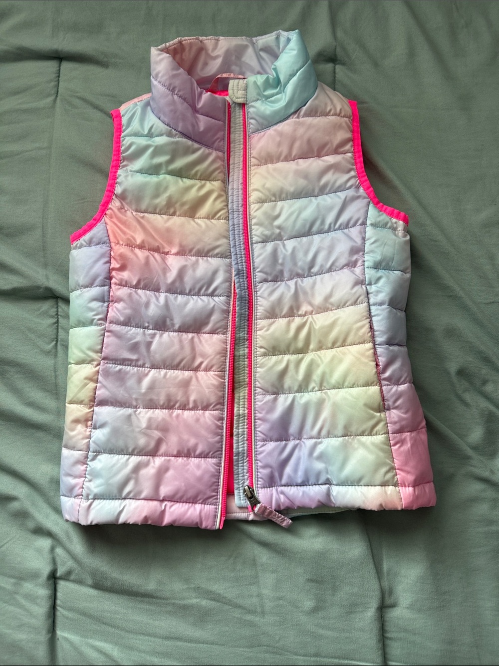 Amazon Essentials Girls Pastel Ombre Puffer Vest with Hot Pink Lining